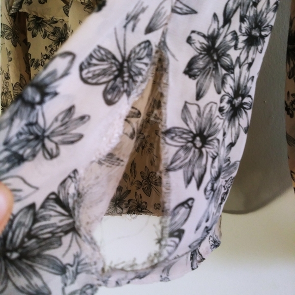 Brody Myles Women Floral Tan Button Down Blouse XL - Picture 2 of 10